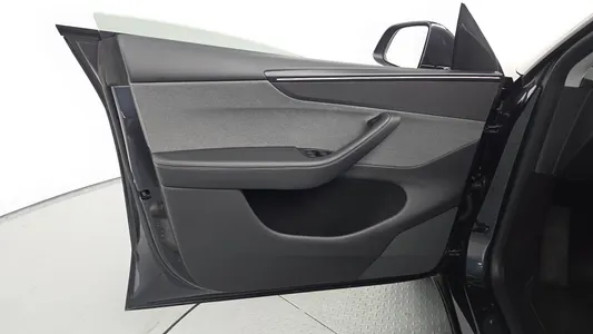 Tesla Y RWD 2025 25