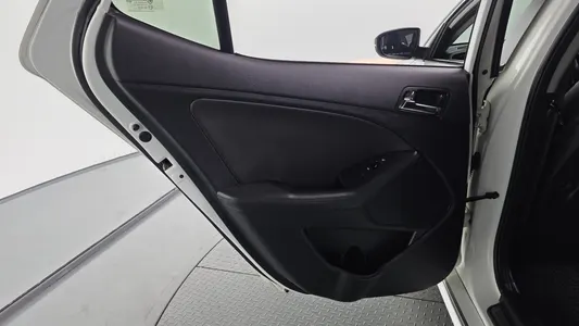 Kia K5 2012 25