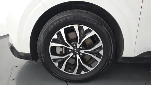 Kia Carnival (LPG) 2021 5