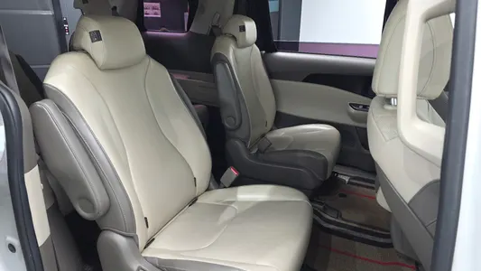 Kia Carnival (LPG) 2021 11