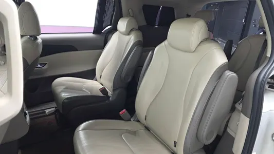 Kia Carnival (LPG) 2021 12