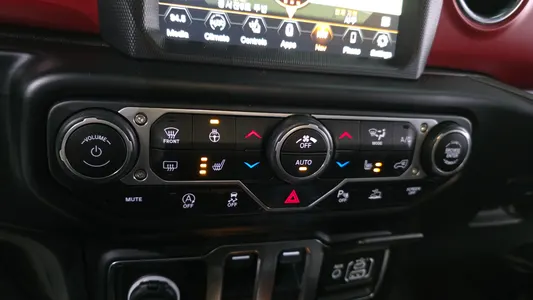 Jeep (JL) 2.0 2 2023 17