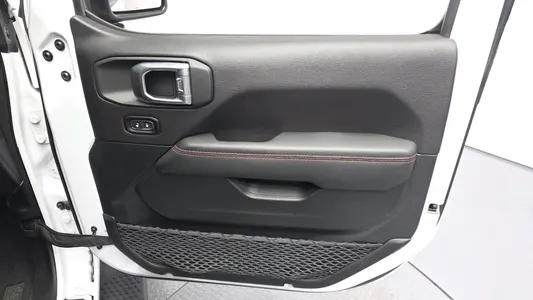 Jeep (JL) 2.0 2 2023 25