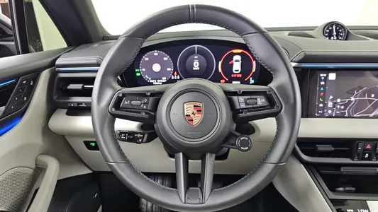 Porsche EV 4 2025 13