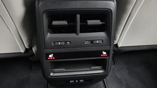Porsche EV 4 2025 18