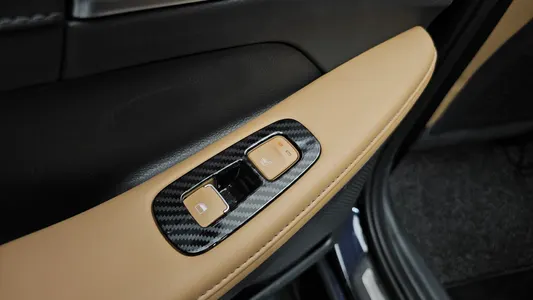 Hyundai (DN8) 2019 19