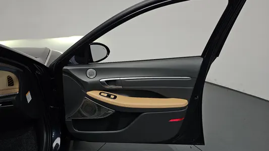 Hyundai (DN8) 2019 25