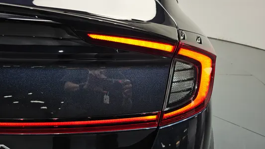 Hyundai (DN8) 2019 24