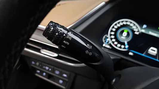 Hyundai (DN8) 2019 35
