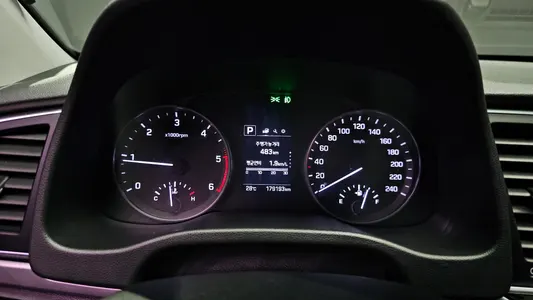 Hyundai AD 1.6 e-VGT 2015 8