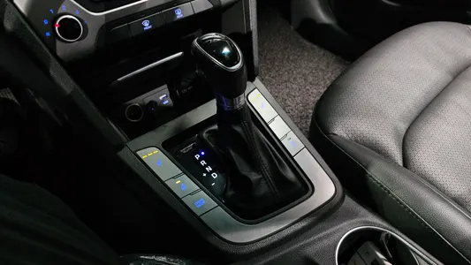 Hyundai AD 1.6 e-VGT 2015 9
