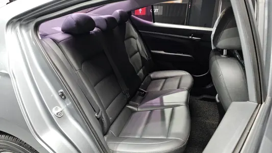 Hyundai AD 1.6 e-VGT 2015 11