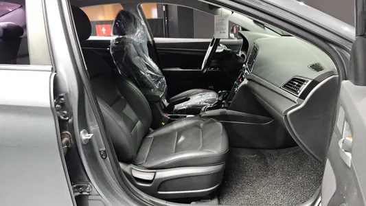 Hyundai AD 1.6 e-VGT 2015 12