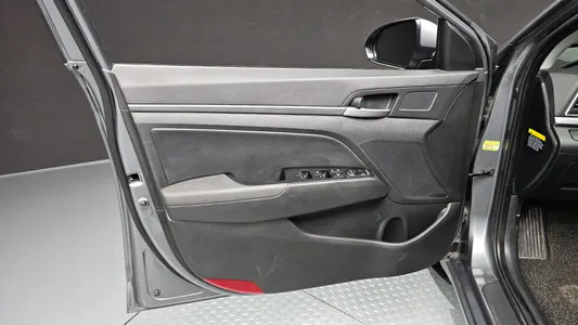 Hyundai AD 1.6 e-VGT 2015 24