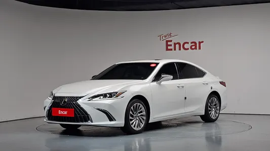 Lexus ES300h 7 2024