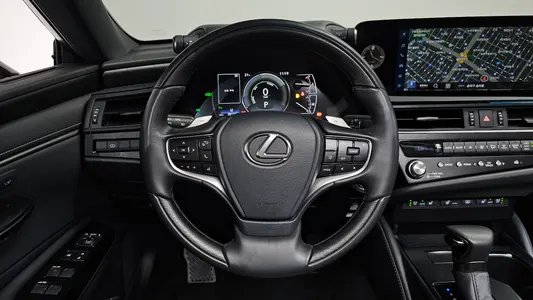 Lexus ES300h 7 2024 13