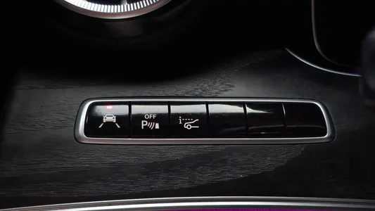 Mercedes-Benz E-Class W213 E220d 2019 18