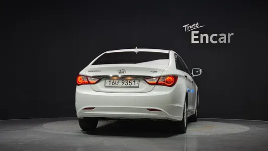 Hyundai YF LPI () 2012 4
