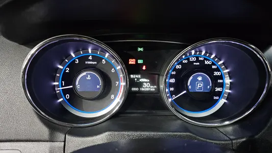 Hyundai YF LPI () 2012 8