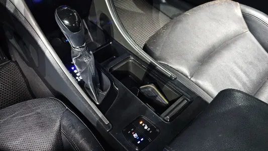 Hyundai YF LPI () 2012 9