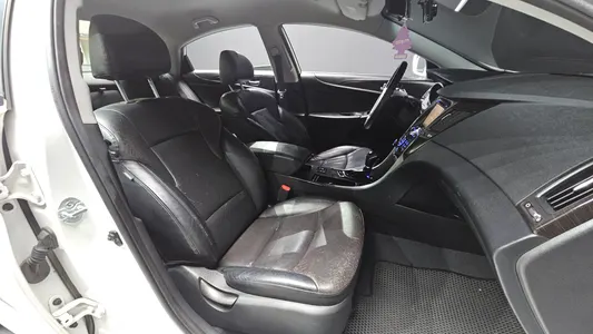 Hyundai YF LPI () 2012 11