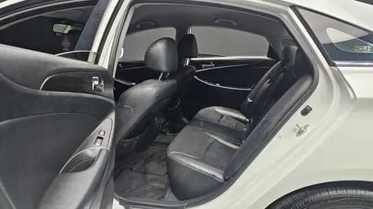 Hyundai YF LPI () 2012 12