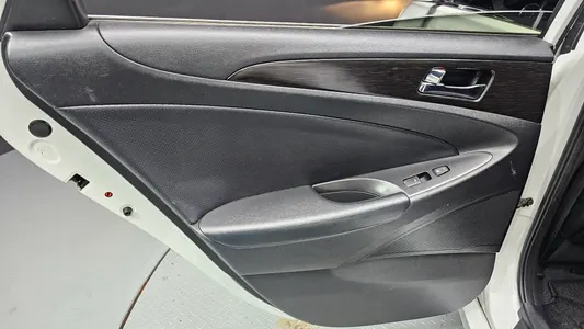 Hyundai YF LPI () 2012 25