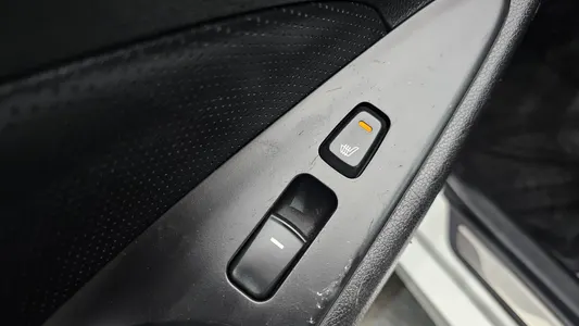Hyundai YF LPI () 2012 28