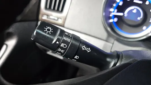 Hyundai YF LPI () 2012 29
