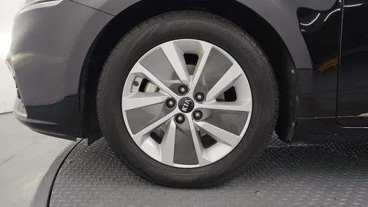 Kia K7 2017 5
