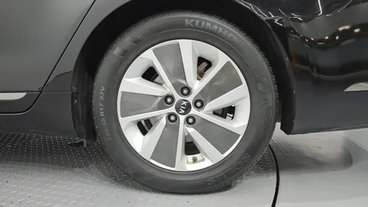 Kia K7 2017 21