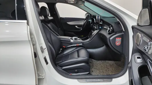 Mercedes-Benz C-Class W205 C220 d 2018 26
