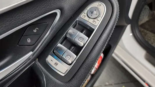 Mercedes-Benz C-Class W205 C220 d 2018 29