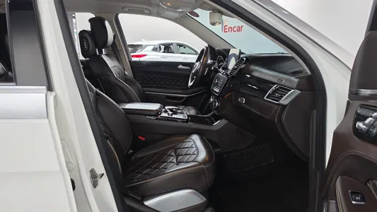 Mercedes-Benz GLS-Class X166 GLS500 4MATIC 2019 26