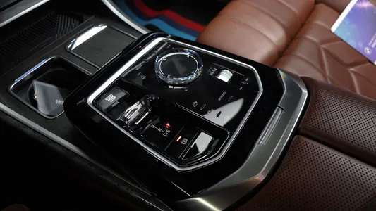 BMW 7 Series (G70) 740i sDrive M 2023 9