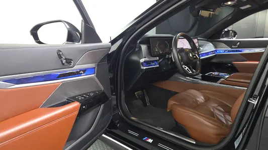 BMW 7 Series (G70) 740i sDrive M 2023 10