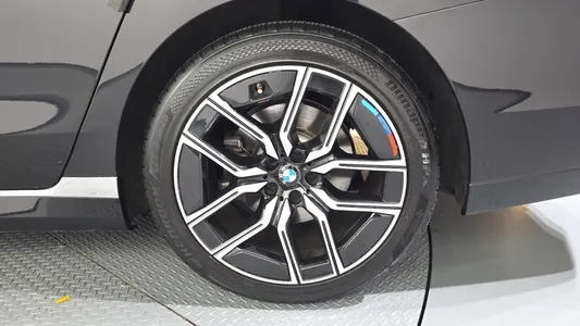 BMW 7 Series (G70) 740i sDrive M 2023 21