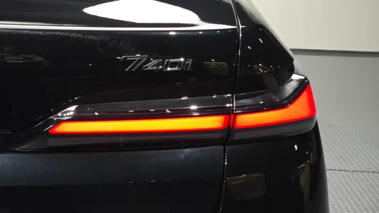 BMW 7 Series (G70) 740i sDrive M 2023 23