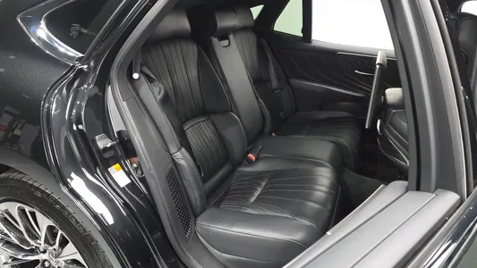 Lexus LS500h 5 3.5 AWD 2021 12