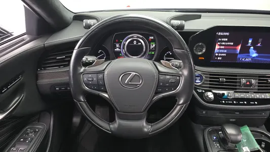 Lexus LS500h 5 3.5 AWD 2021 14