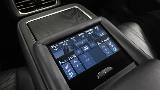 Lexus LS500h 5 3.5 AWD 2021 32