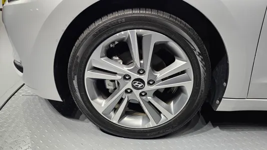 Hyundai AD 1.6 GDI 2017 5