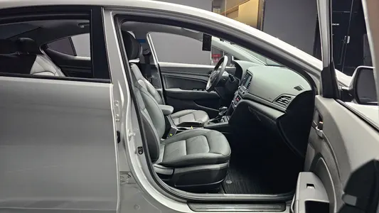 Hyundai AD 1.6 GDI 2017 11