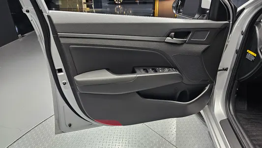 Hyundai AD 1.6 GDI 2017 24