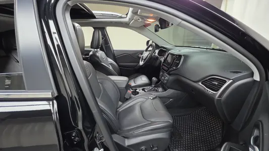 Jeep (KL) 2.4 2WD 2021 10