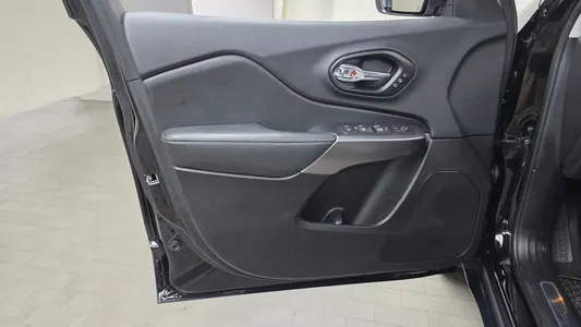 Jeep (KL) 2.4 2WD 2021 25