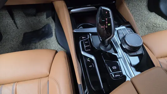 BMW 5 Series (G30) 520i 2022 8