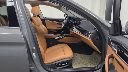 BMW 5 Series (G30) 520i 2022 10