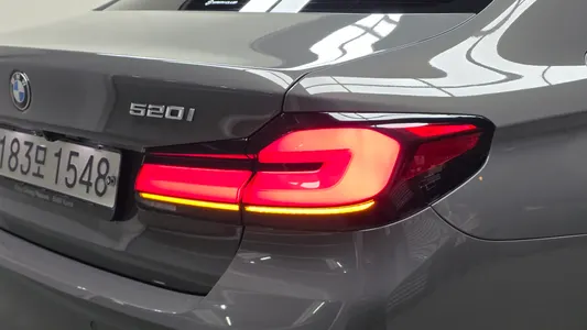 BMW 5 Series (G30) 520i 2022 23