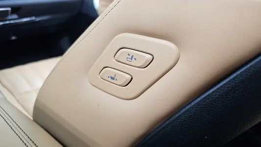 Genesis G70 2.0T 4WD 2022 35
